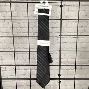 79. Calvin Klein Black Striped Boys Tie NWT 10yr old